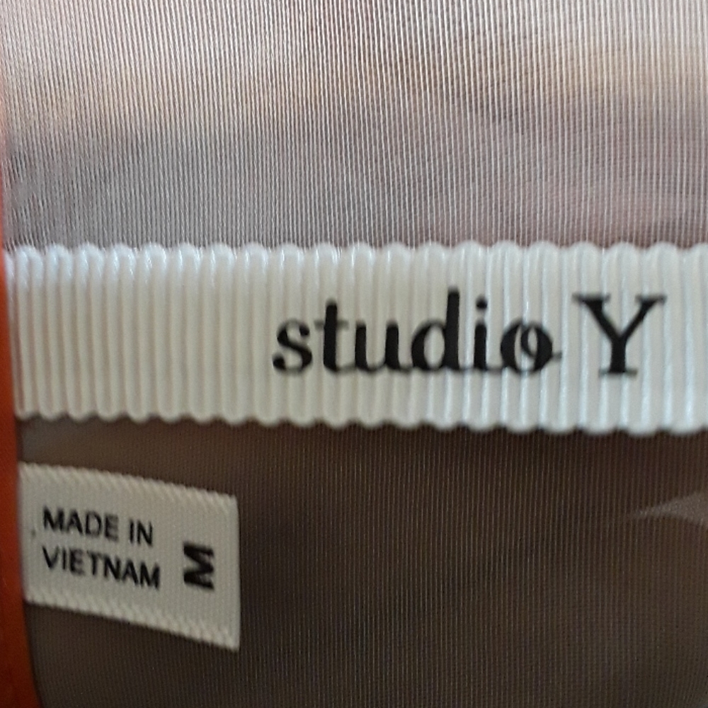 Pretty Studio Y Top - Picture 5 of 15